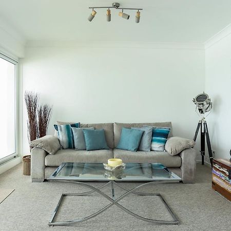 Tides - Beach Front Apartment In Bracklesham Bay Chichester Zewnętrze zdjęcie