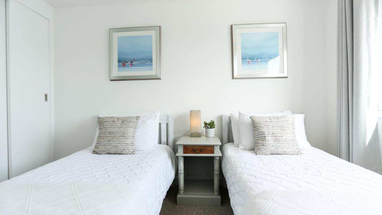 Tides - Beach Front Apartment In Bracklesham Bay Chichester Zewnętrze zdjęcie