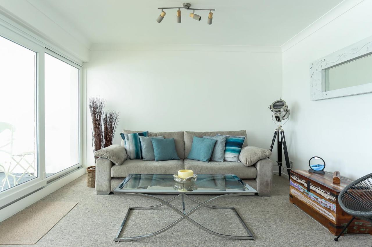 Tides - Beach Front Apartment In Bracklesham Bay Chichester Zewnętrze zdjęcie