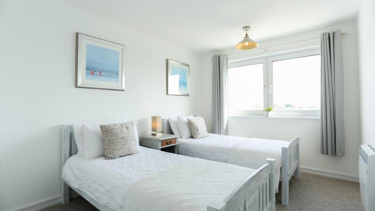 Tides - Beach Front Apartment In Bracklesham Bay Chichester Zewnętrze zdjęcie