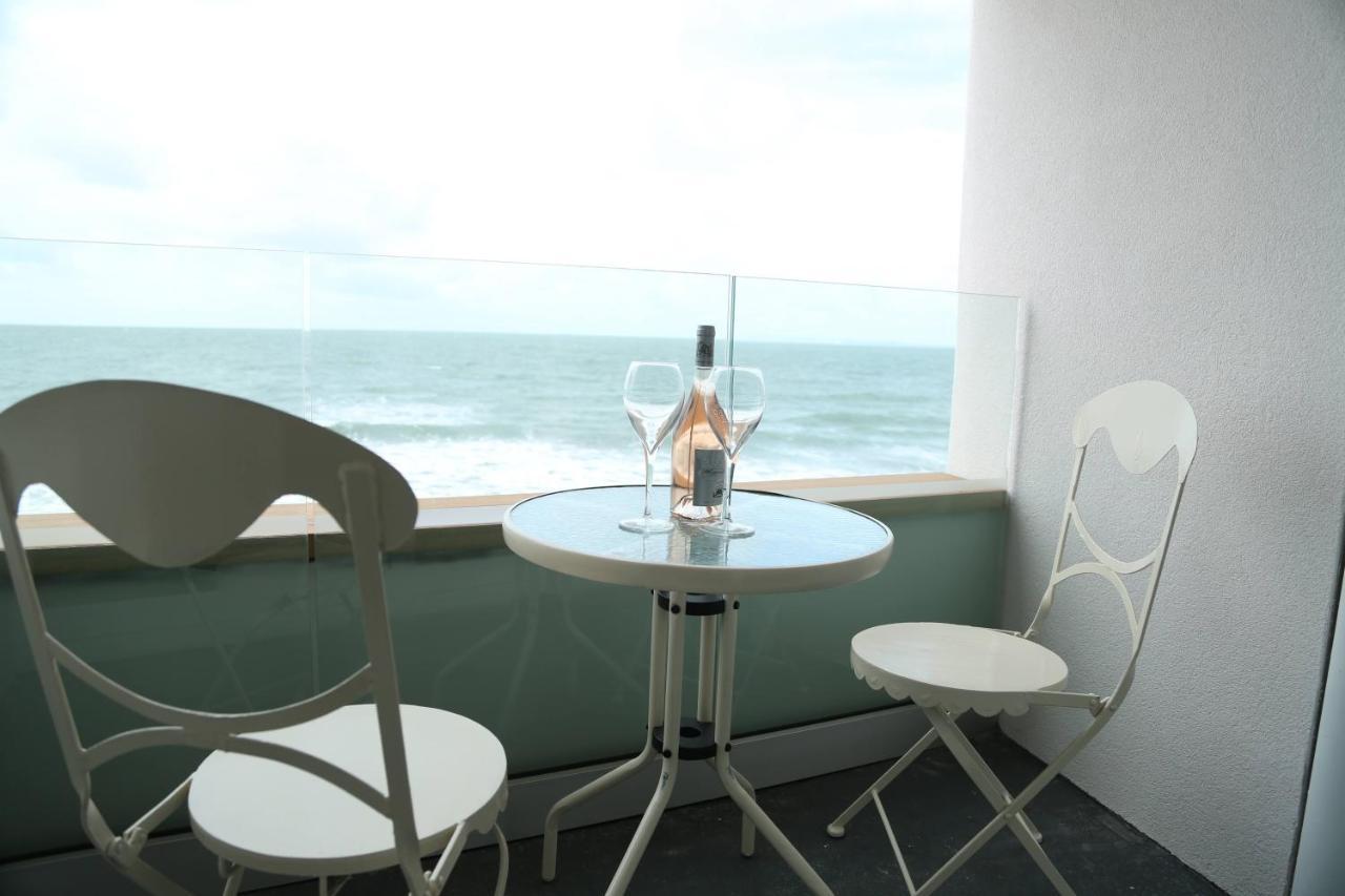 Tides - Beach Front Apartment In Bracklesham Bay Chichester Zewnętrze zdjęcie