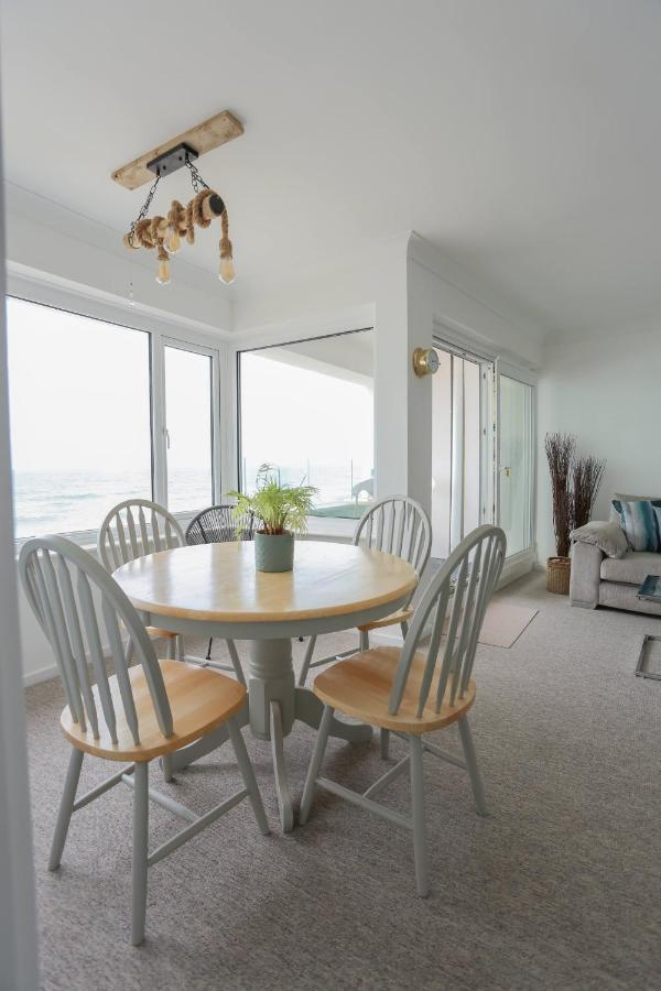 Tides - Beach Front Apartment In Bracklesham Bay Chichester Zewnętrze zdjęcie